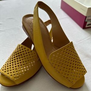 Women’s Slip ins-never been worn!